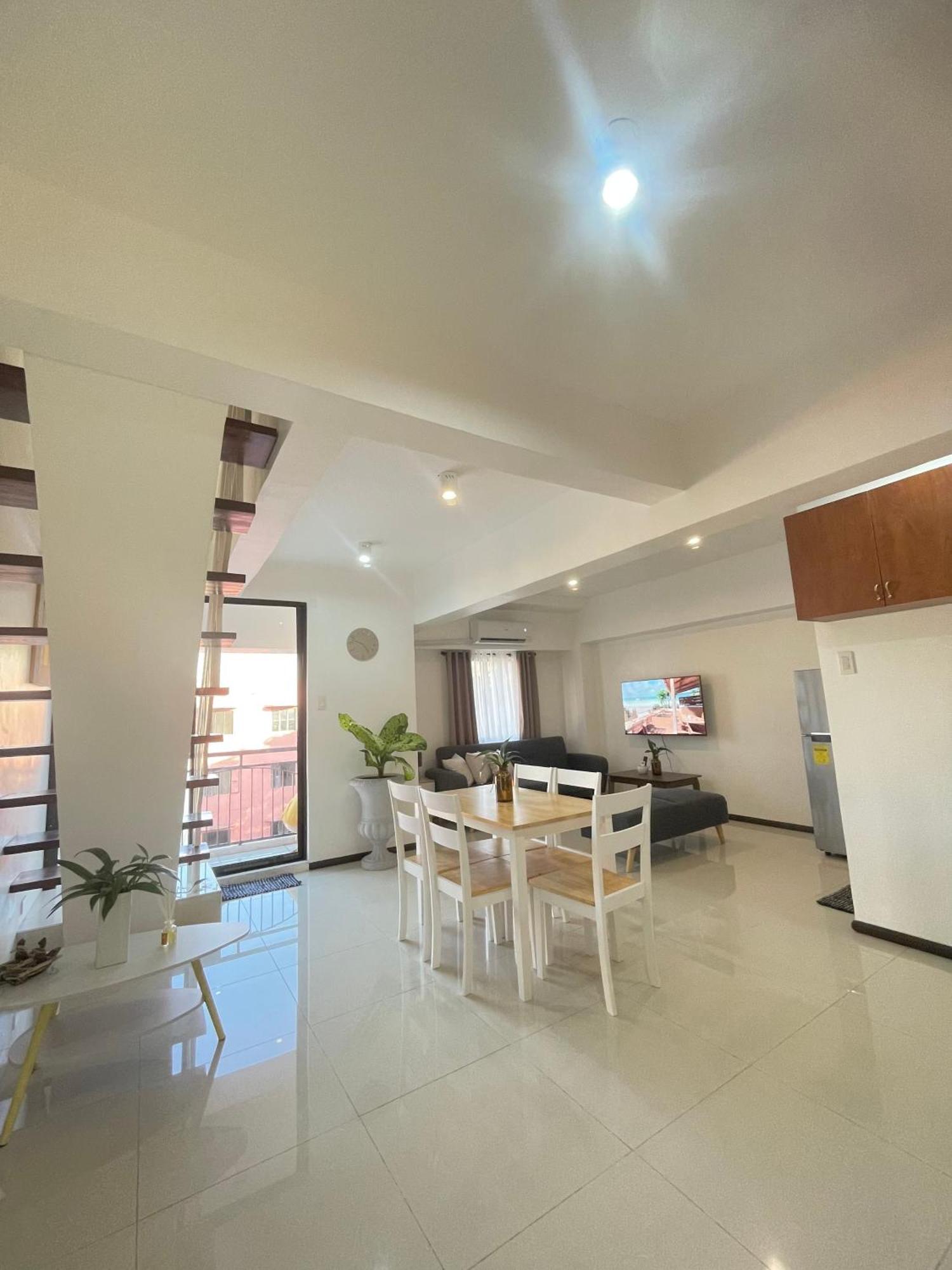 The Penthouse Suite Lapu-Lapu City Exterior photo