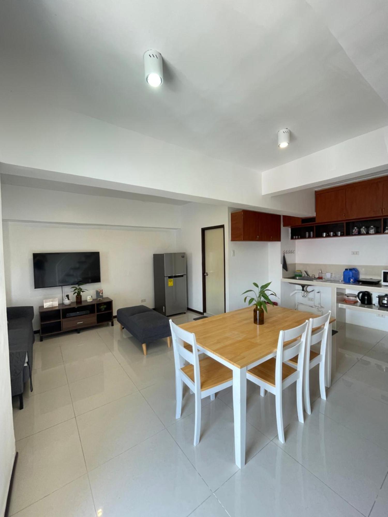 The Penthouse Suite Lapu-Lapu City Exterior photo
